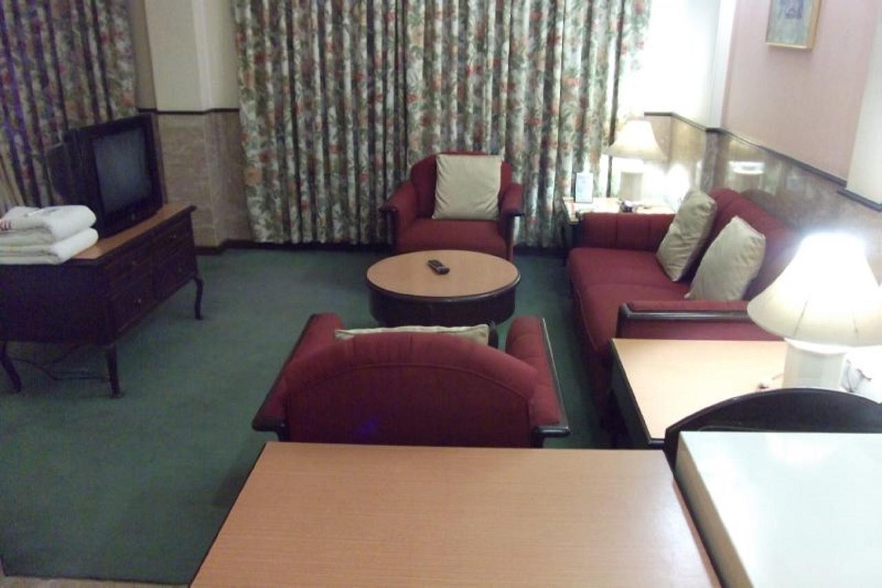 Hotel Bluehill バーヴナガル エクステリア 写真