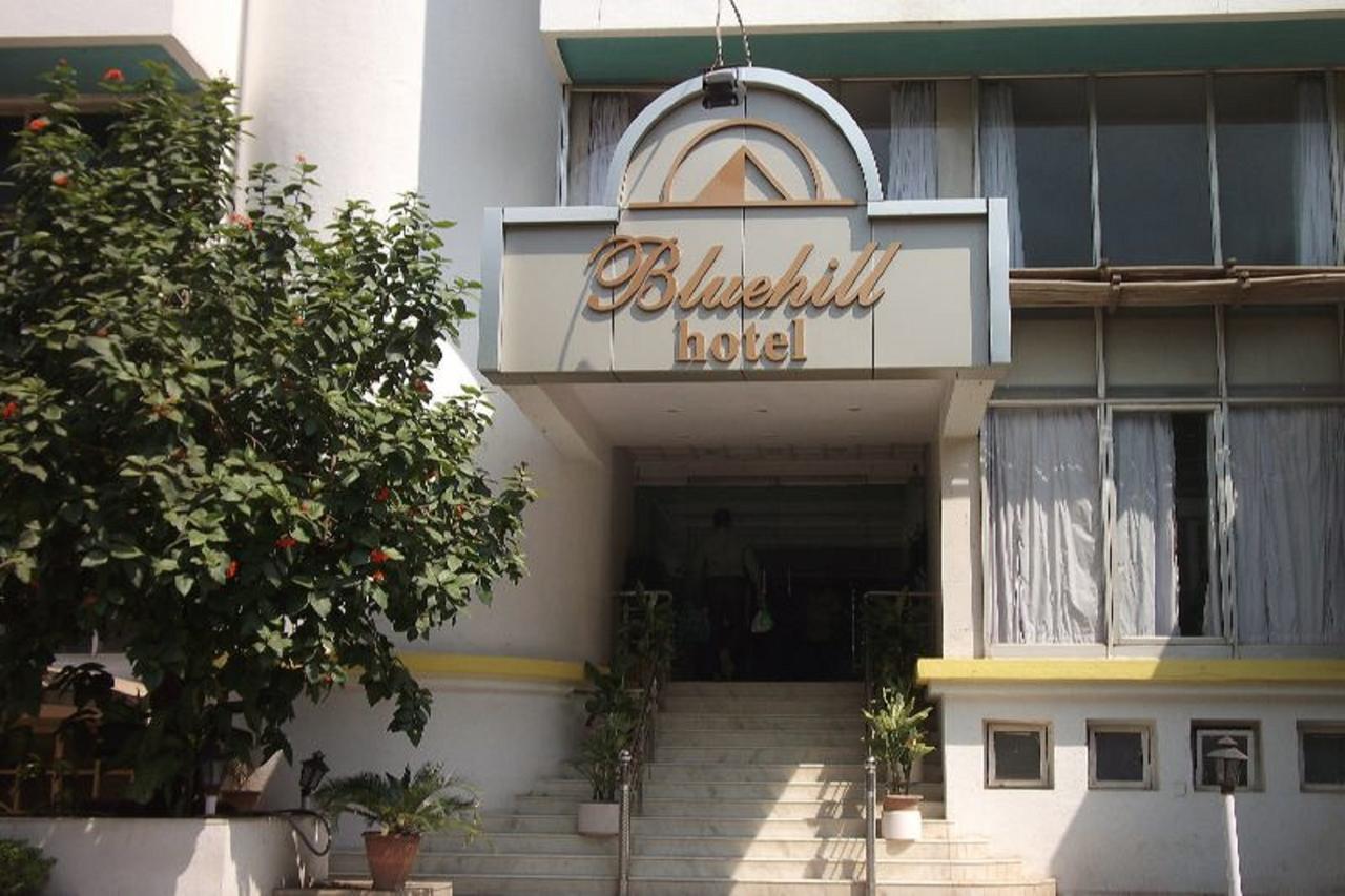 Hotel Bluehill バーヴナガル エクステリア 写真