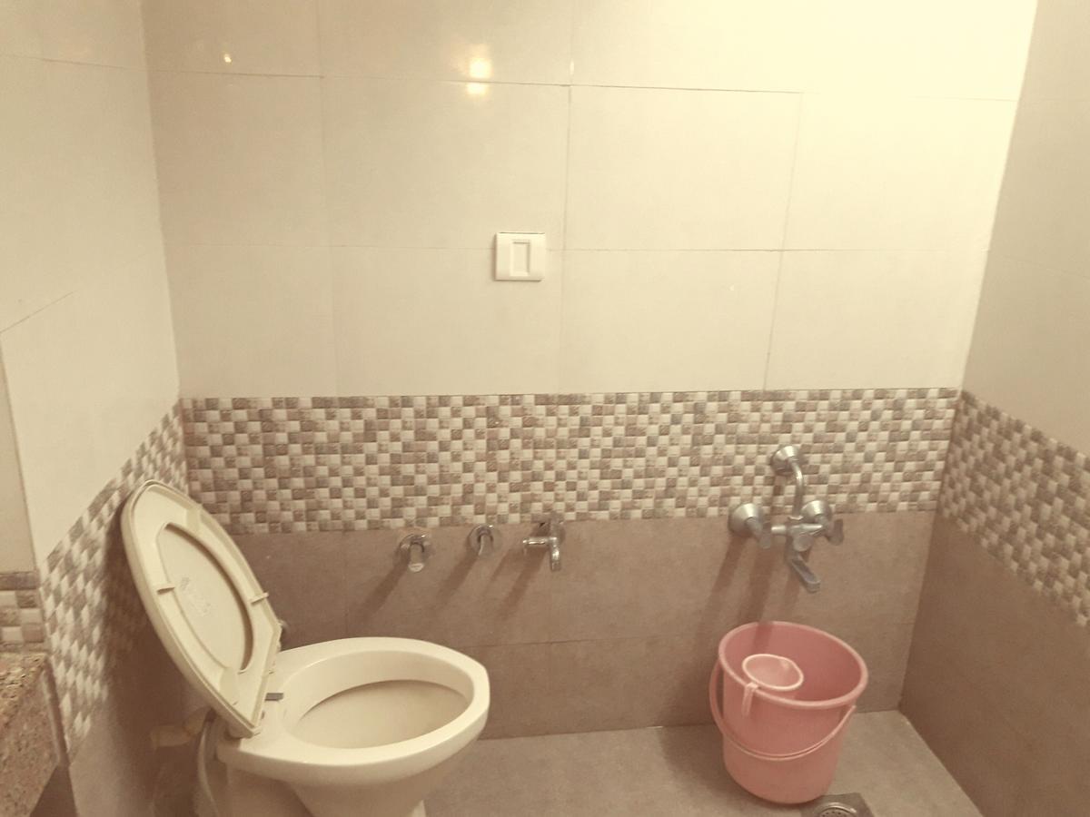 Hotel Bluehill バーヴナガル エクステリア 写真